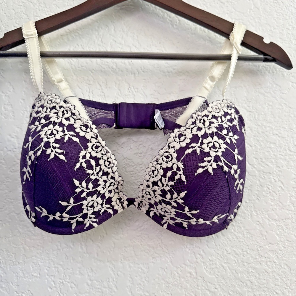 Wacoal Embrace Lace Underwire Bra Purple White Lace Adjustable Straps Size 36D